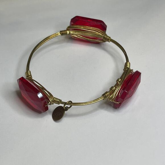 BOURBON & BOWETIES gold tone bracelet bangle red faceted signed jewelry wire - Picture 3 of 8